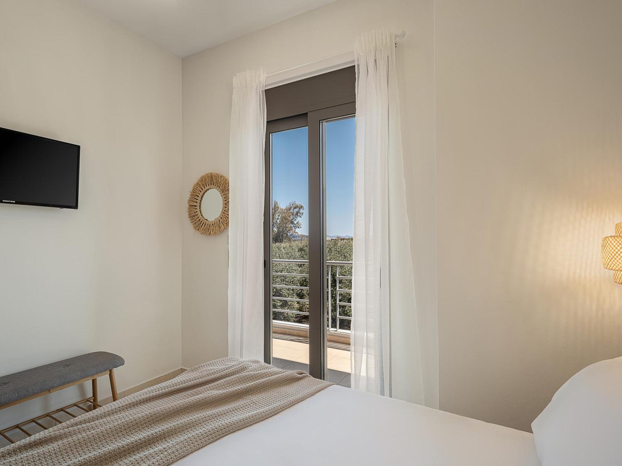 Sol Luxury Apartment - Close To The Beach With A Private Mini Pool Ханя Екстериор снимка