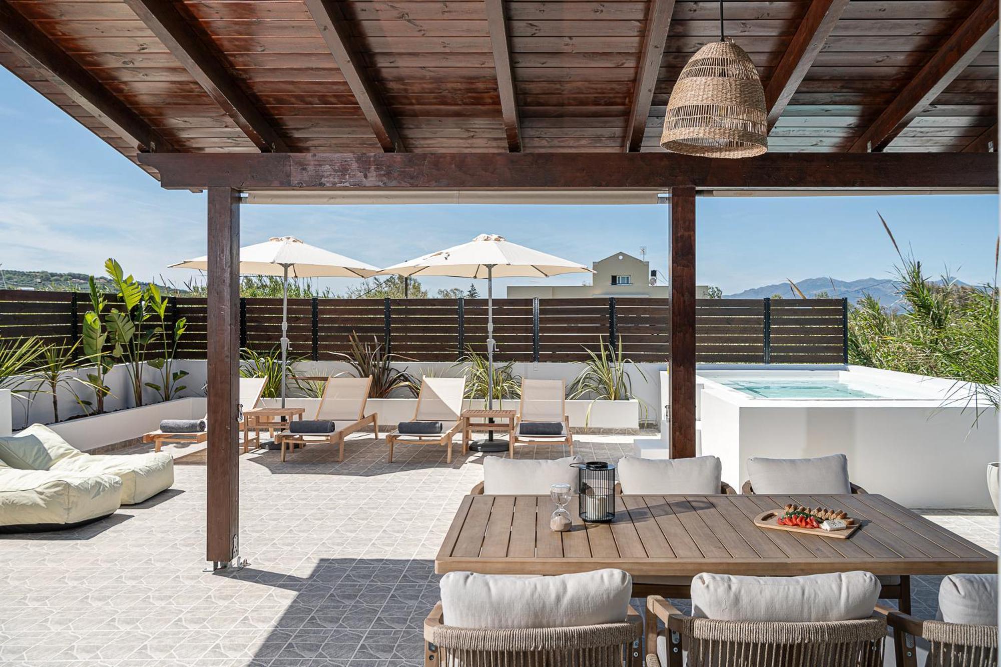 Sol Luxury Apartment - Close To The Beach With A Private Mini Pool Ханя Екстериор снимка