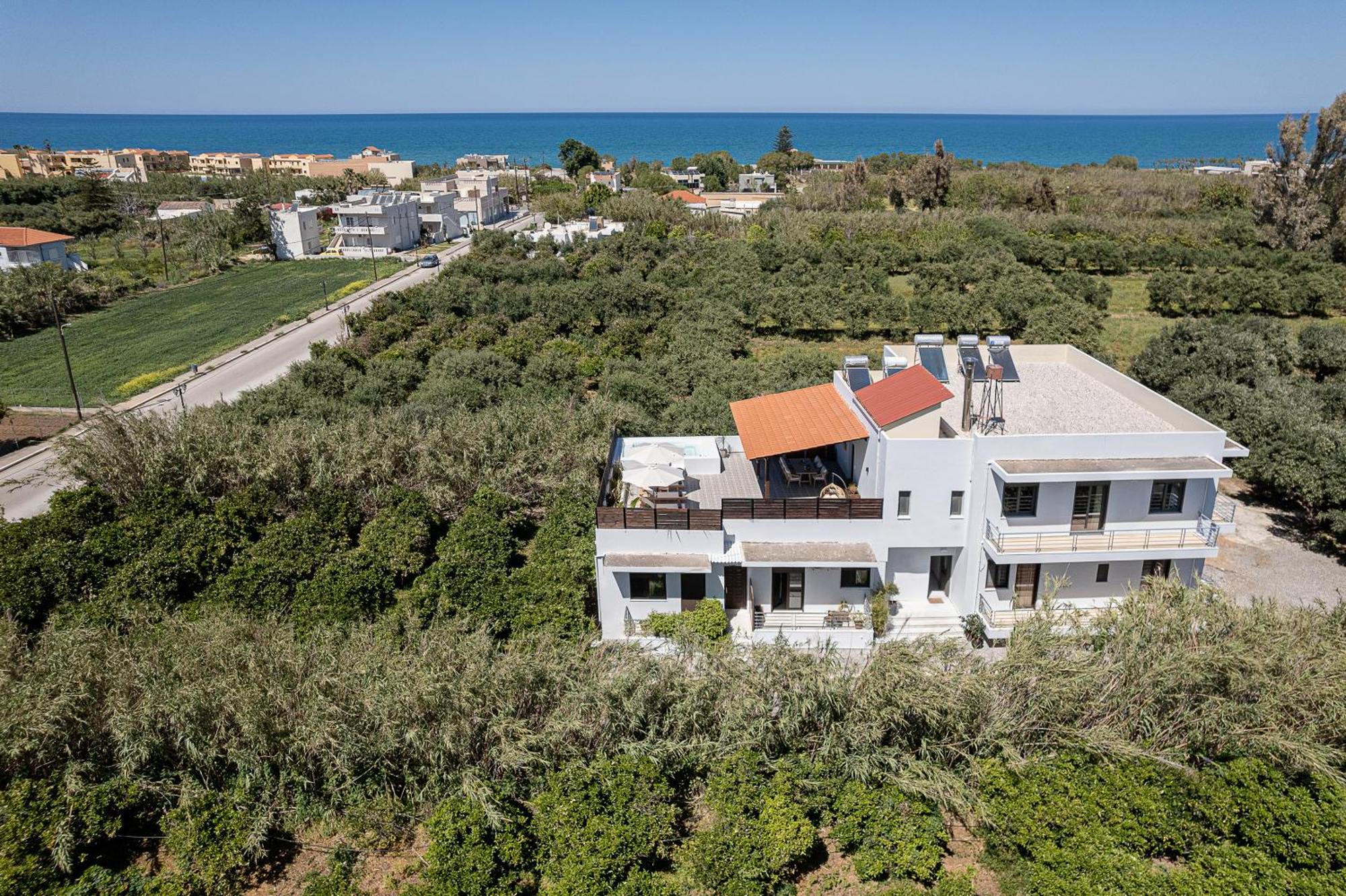 Sol Luxury Apartment - Close To The Beach With A Private Mini Pool Ханя Екстериор снимка