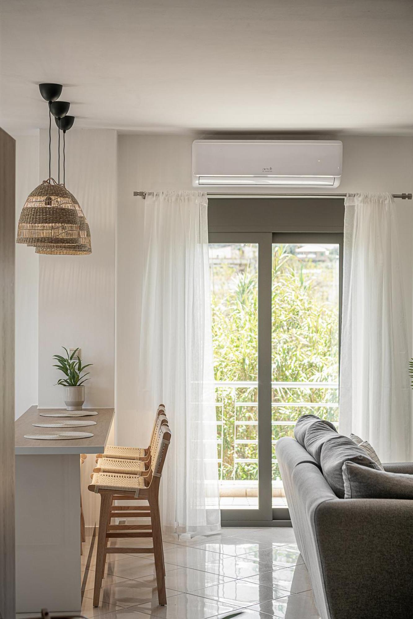 Sol Luxury Apartment - Close To The Beach With A Private Mini Pool Ханя Екстериор снимка